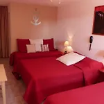 Hotel Lou Garbin Saint-Laurent-dʼAigouze