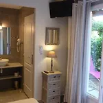 Lou Garbin Hotel