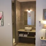 Hotel Lou Garbin Saint-Laurent-dʼAigouze