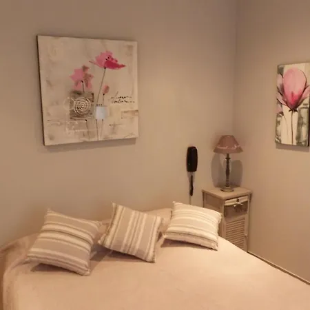 Hotel Lou Garbin Saint-Laurent-d'Aigouze