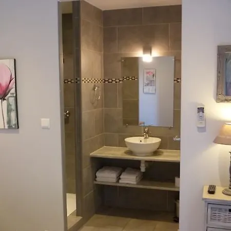 Hotel Lou Garbin Saint-Laurent-d'Aigouze