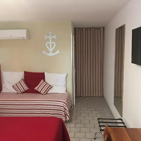 Lou Garbin Hotel 3*