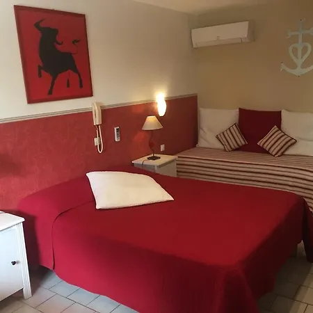 Hotel Lou Garbin Saint-Laurent-d'Aigouze