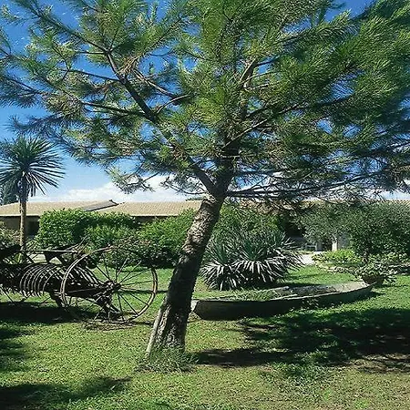 Lou Garbin Сен-Лоран-Д'Эгуз