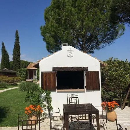 Lou Garbin Hotel Saint-Laurent-d'Aigouze