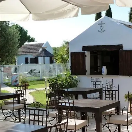 Hotel Lou Garbin 3*