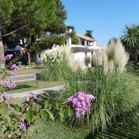 Lou Garbin Hotel 3*
